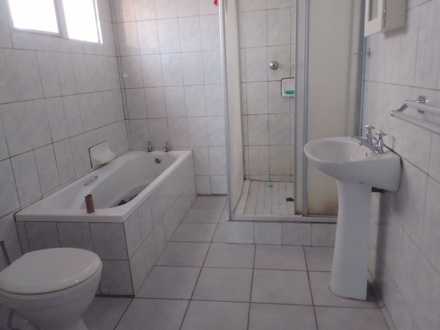 To Let 1 Bedroom Property for Rent in Quigney Eastern Cape